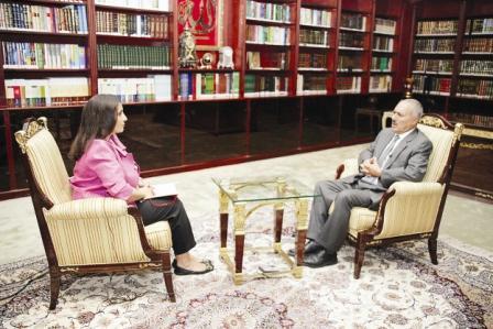 رئيس الجمهورية أثناء المقابلة التي اجرتها معه قناة «بي بي سي» أمس